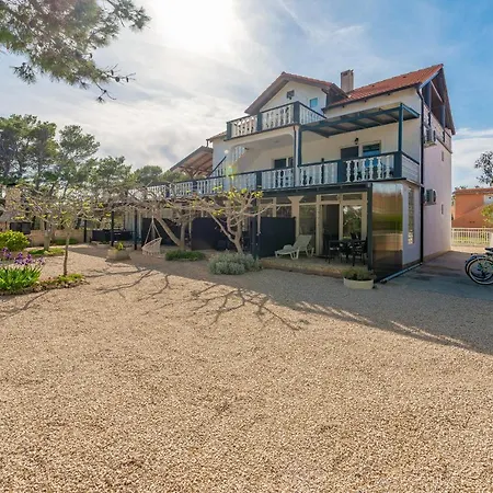 Apartment Agape Vir