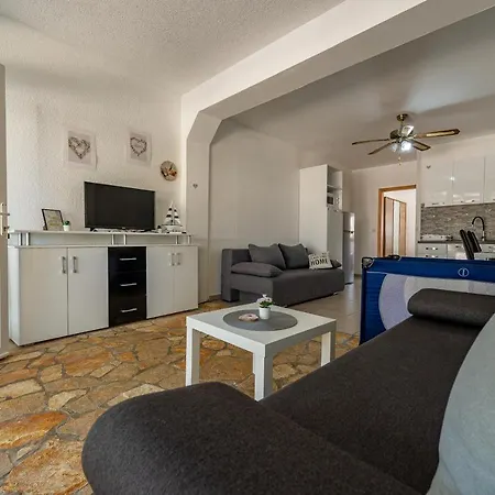 Agape Apartment Vir