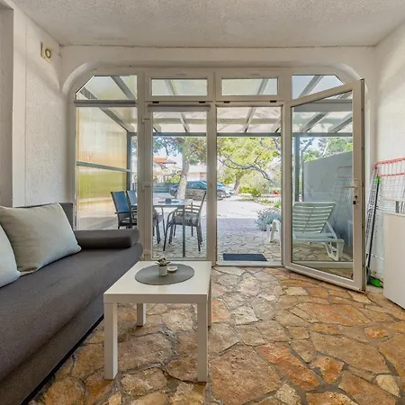 Agape Apartment Vir