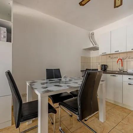 Agape Apartmán Vir