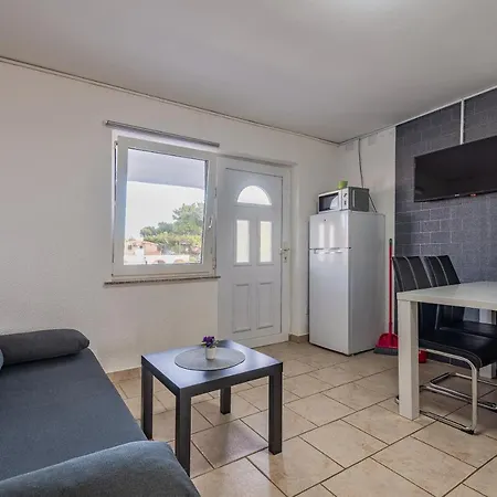 Agape Apartment Vir