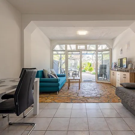 Agape Apartment Vir