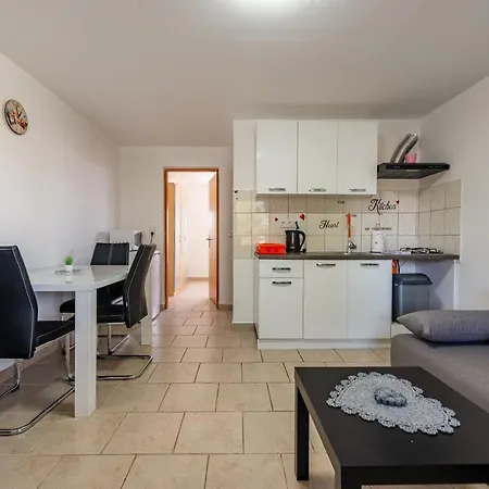 Agape Apartment Vir