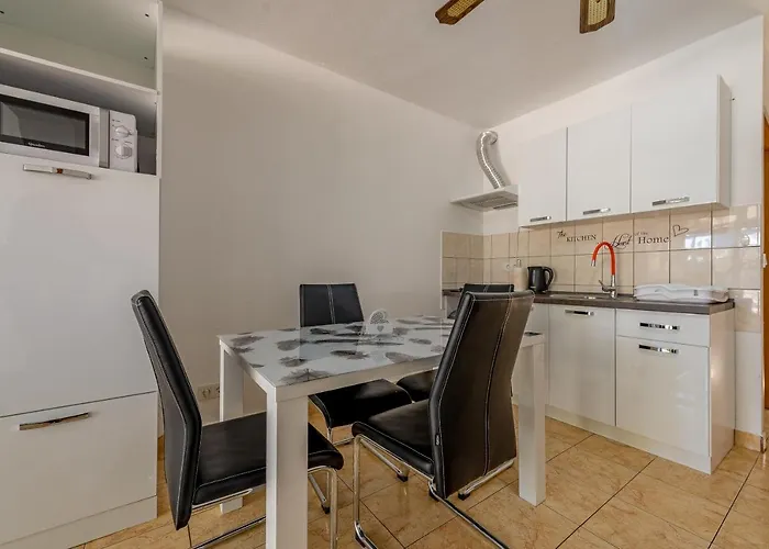 Agape Apartment Vir
